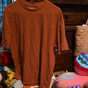 !!. Men's  M. Short-Sleeve Crew T-Shirt in Rust